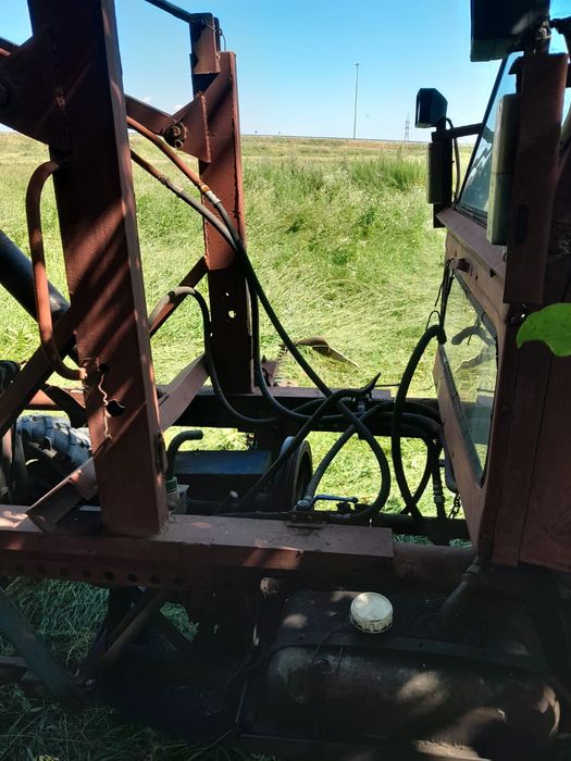 Продам трактор Т16