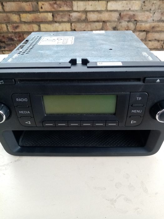 Авто. магнитола.