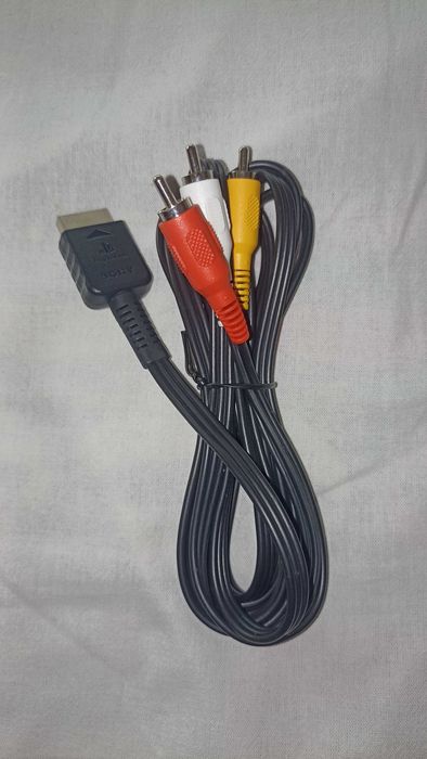Продавам AV кабел за PlayStation 1 и 2