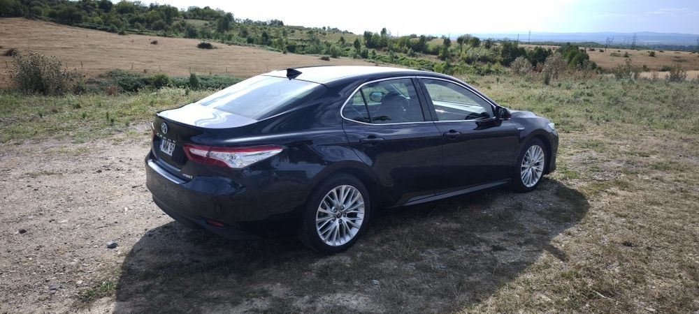 Toyota Camry hybrid,  an 2020, inmatriculat Ro