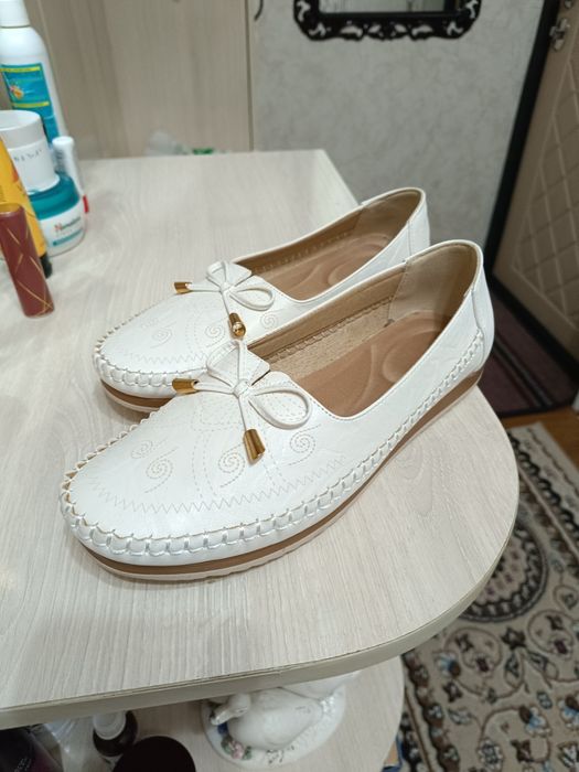Продам женские туфли