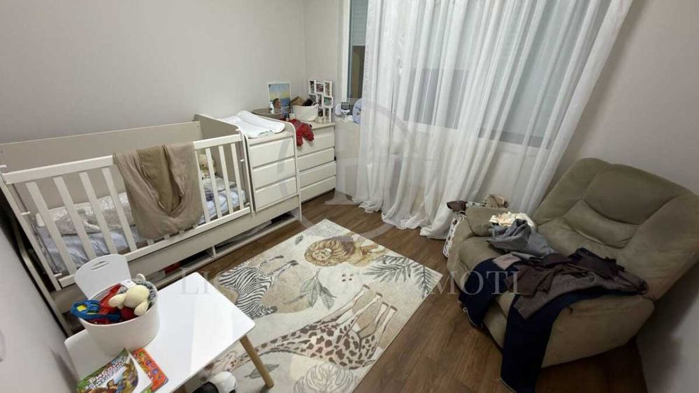 Реф. 3551 Къща в Града / Четири Спални / Гребна База