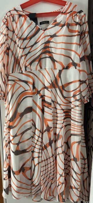 платье,пальто 48,на 54 размер