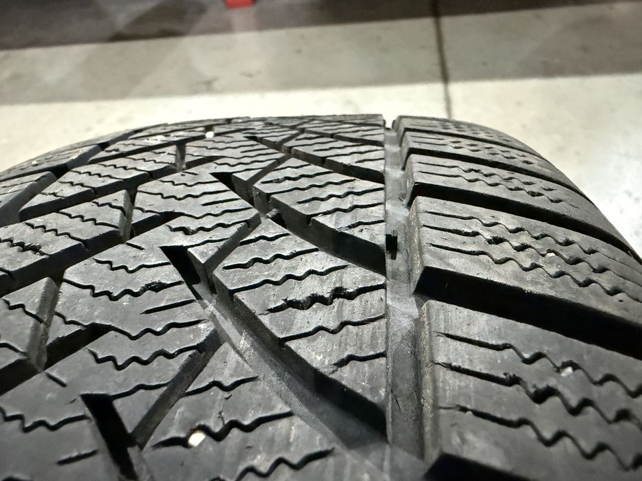 1бр. Зимна Гума 205/55R/16 **SEMPERIT Speed-Grip 3** DOT:2620- 6.8мм.