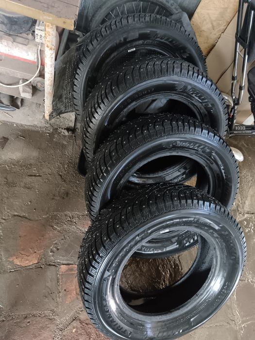 Продам зимние шины