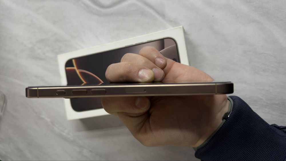 Iphone 16 pro max 256 disert