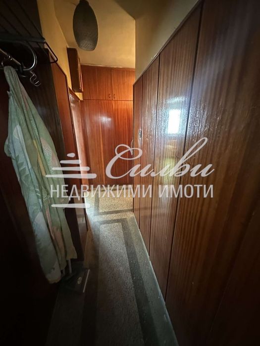 Продава се Четиристаен апартамент в Търговище, Център - 97 кв.м за 999 €/кв.м - Снимка #9