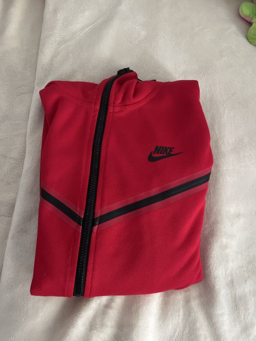 Original red techfleece L
