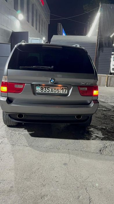 Автомобиль BMW X5 в отличном состоянии
