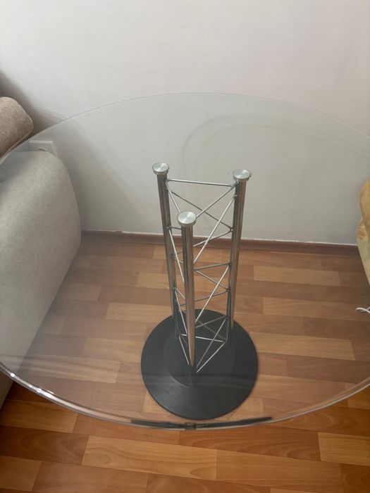 Столик стеклянный прочный