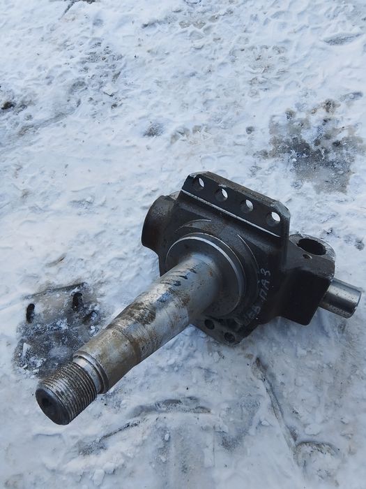 Поворотный кулак паз 3205.