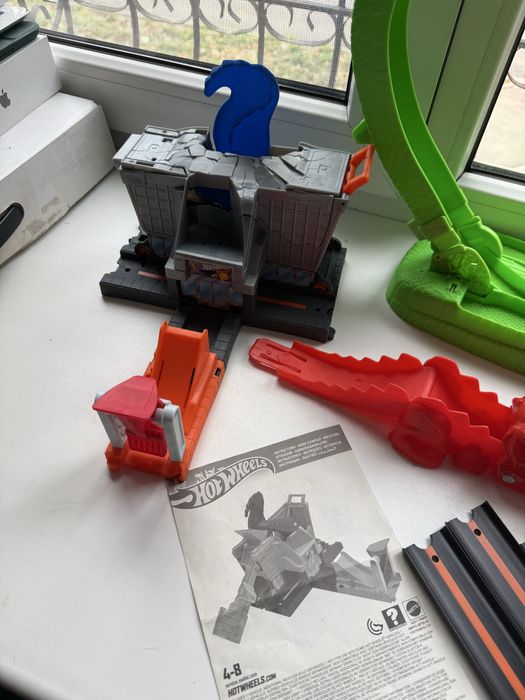 Треки hot wheels +доп детали, б/у