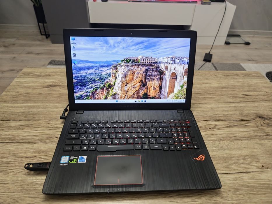 Asus ROG GL553  i7 /16gb ddr4 / GTX 1050ti / 512nvme,  1tb hdd.