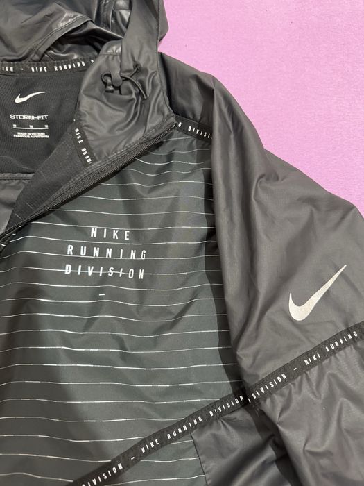 Geaca Nike Originala impermeabila Neagra