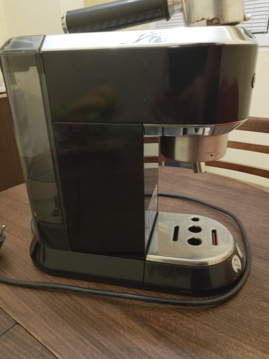 Кафемашина Делонги Дедика