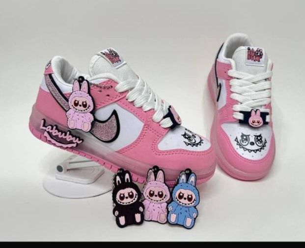 Adidasi fetite și baieti