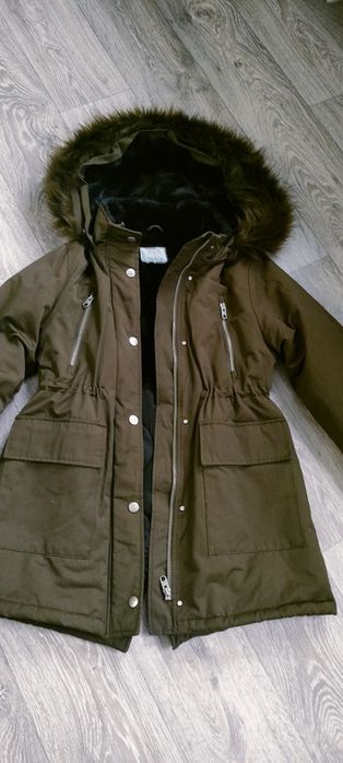 Продам парку зима для девочки подростка .
