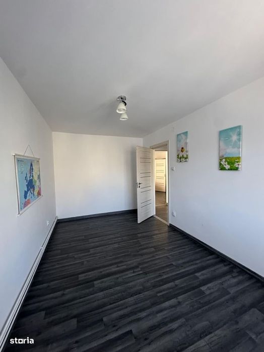 cv 160 Bd.Traian , apartament  3 camere , etaj III