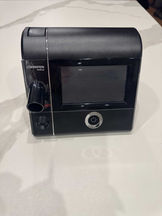 CPAP апарат за сънна апнея: Löwenstein Prisma 20A (180 часа, почти нов) + DreamWear маска
