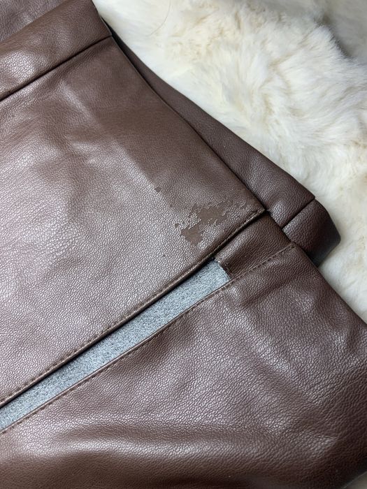 pantaloni maro de piele zara