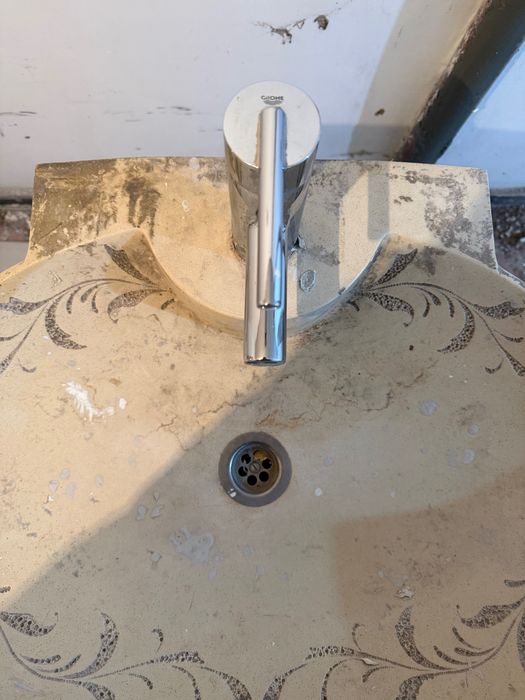 Раковина со смесителем Grohe