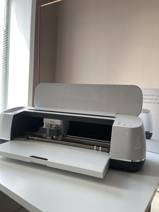 Cricut Maker режещ плотер в златисто