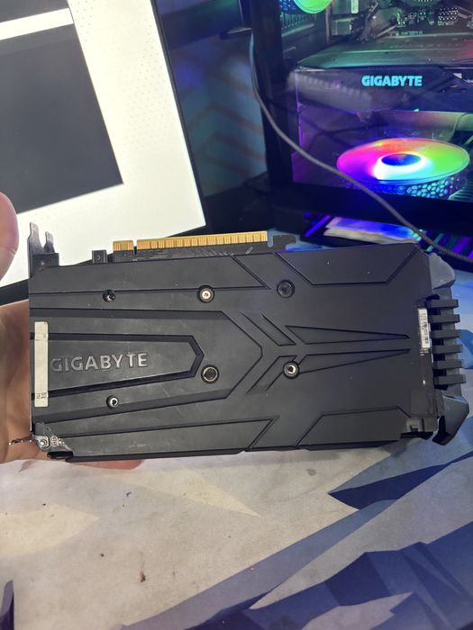 Vand placa video gtx1050ti