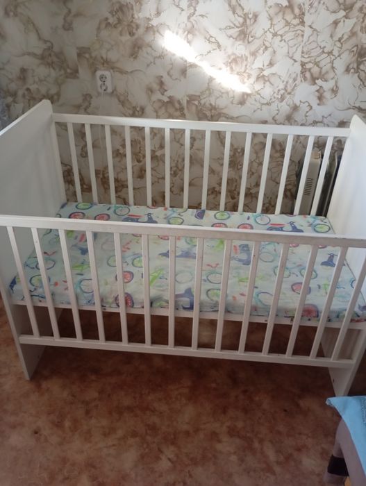 Продам детскую кроватку