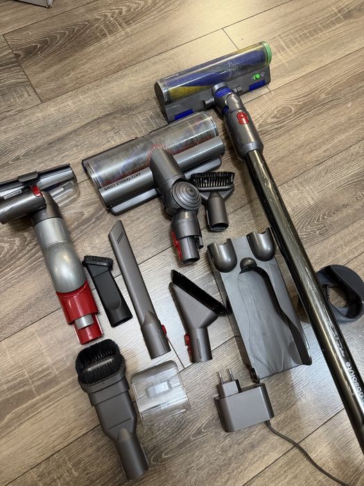 Пылесос Dyson V15