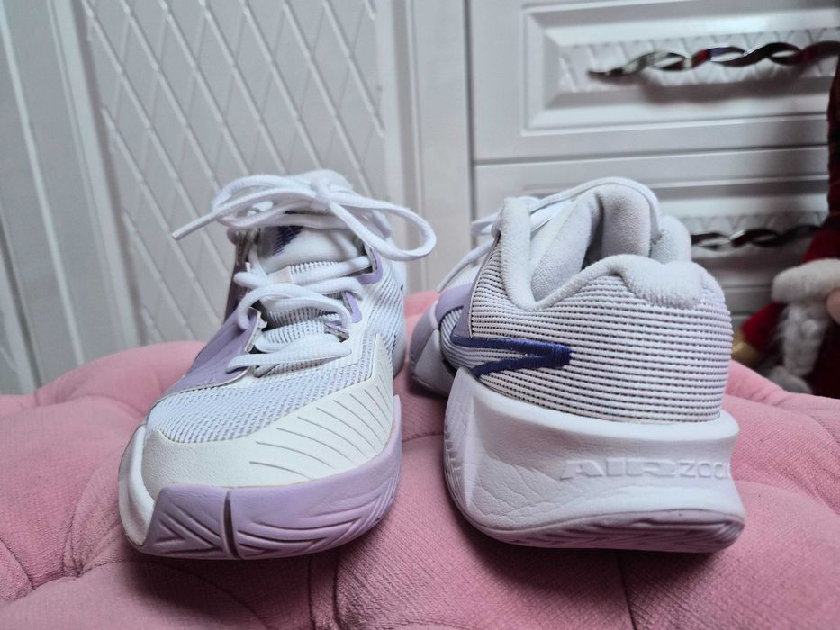 Продавам спортни обувки