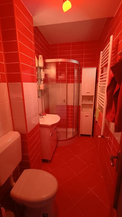 Inchiriez apartament