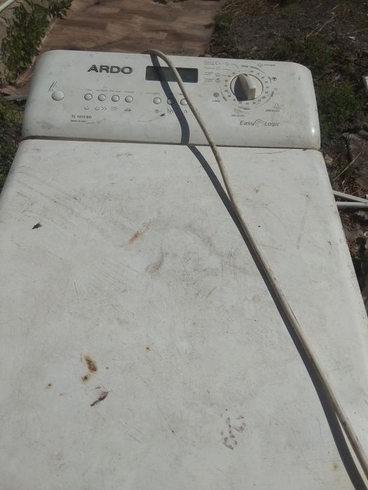 2 машинки ардо и Аристон