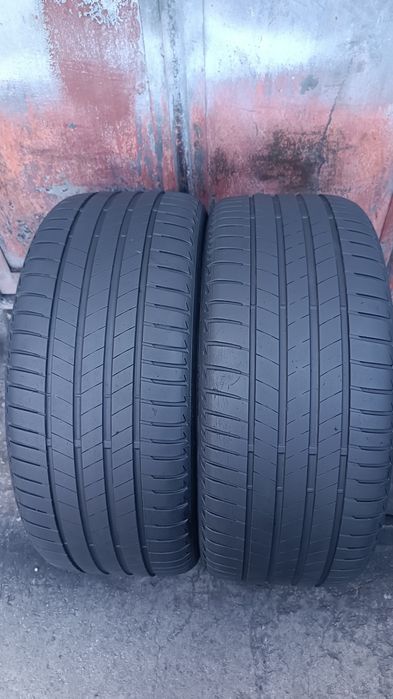 245/40/19 Bridgestone