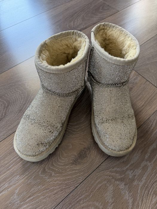 Лилитирана серия зимни боти UGG