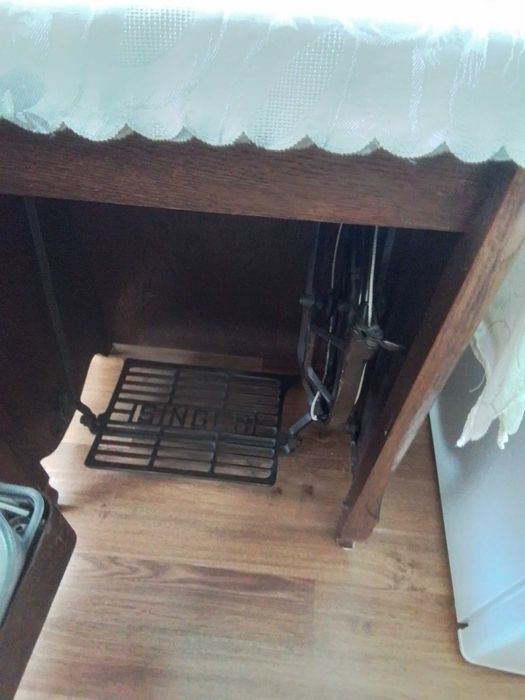 Masina de cusut SINGER