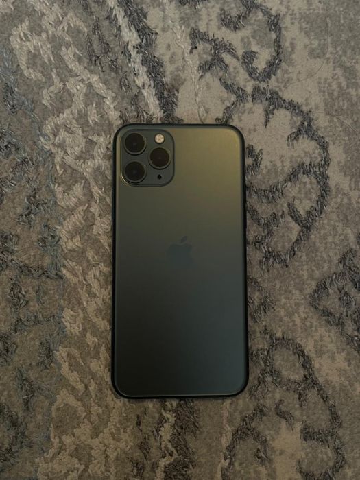 Айфон 11 про.       .