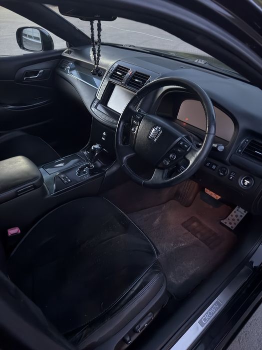 Toyota Crown Hybrid