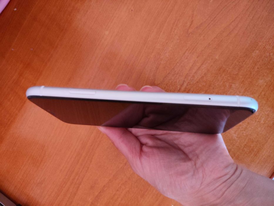 Telefon IPHONE XR 64 GB , stare impecabilă PREȚ: 550