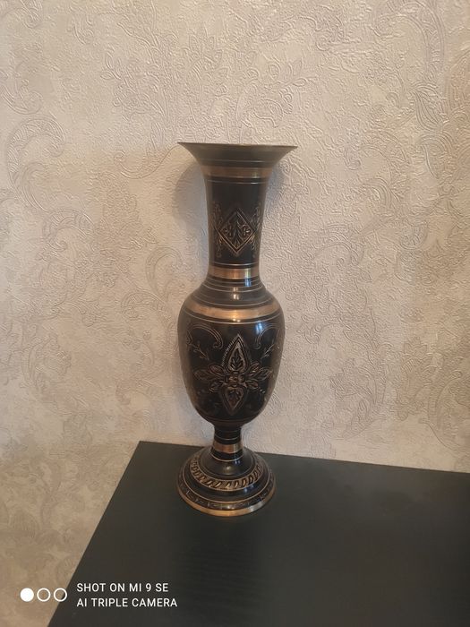 Продаю индийскую вазу