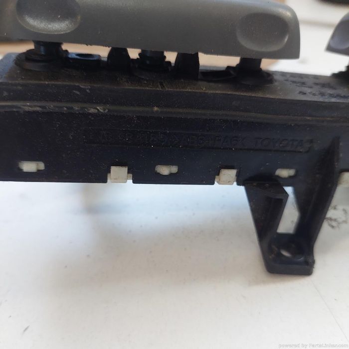 Butoane Toyota Land Cruiser 150 (Trj15_, Kdj15_, Grj15_, Gdj15_) [ 2009 Oem 18A013