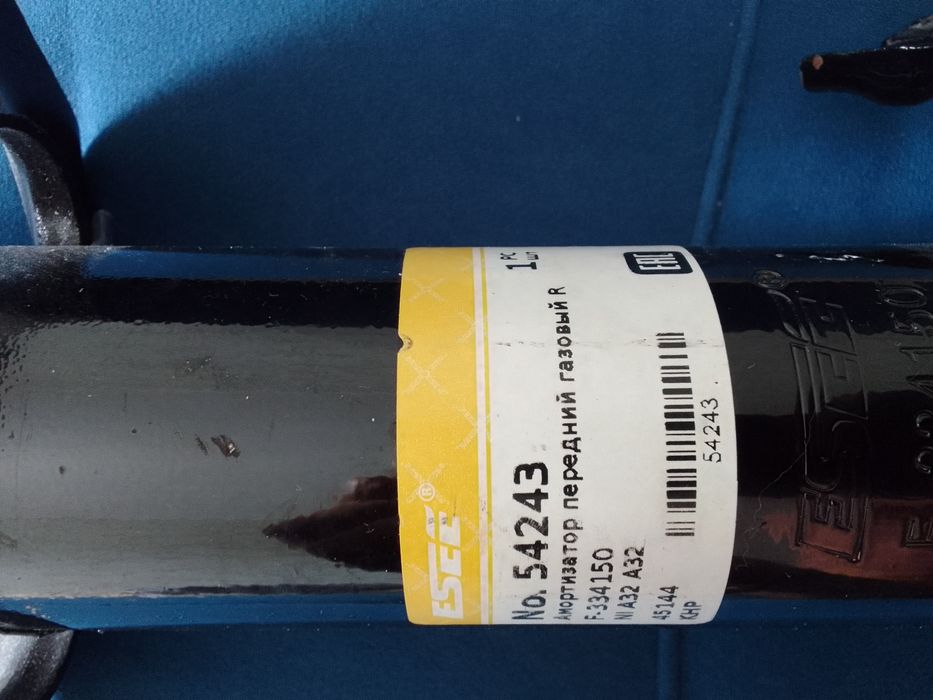 Продам амортизатор передний на ниссан максима а32