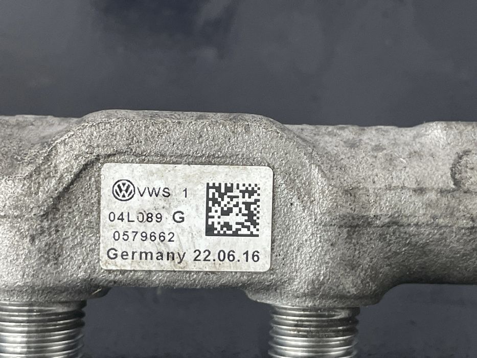 Rampa injectoare cu senzor Audi A4 B9 2017 cod 04L089G