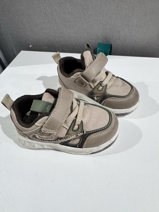 Кроссовка для мальчика 1000тг