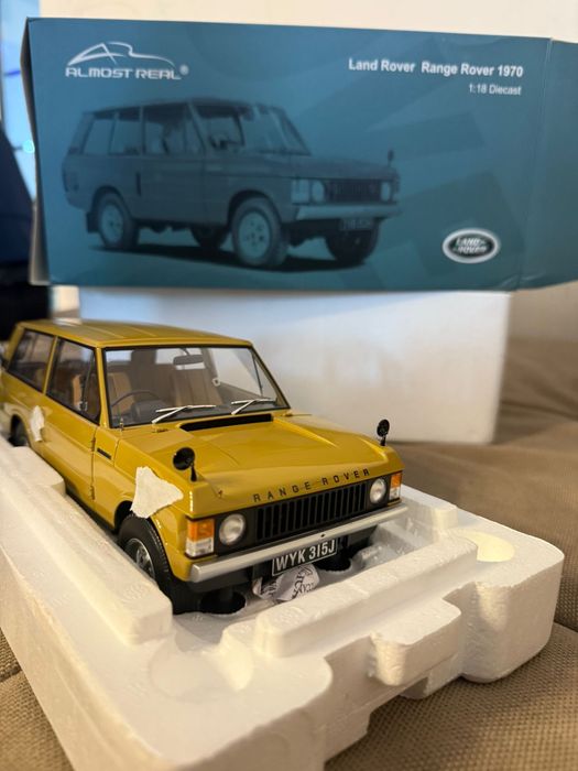 Macheta 1:18 Almost Real Diecast Land Rover 1970 Noua
