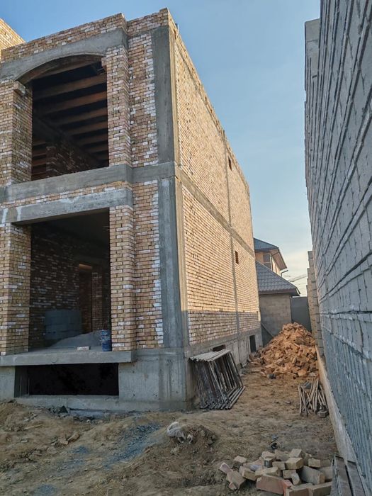 Строители с Узбекистана