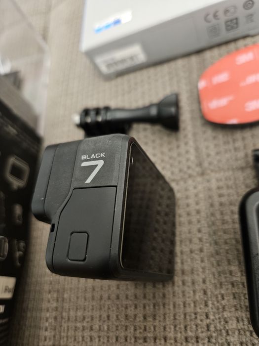 GoPro Hero 7 Black (cu 2 acumulatori)