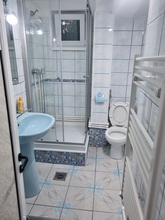 Închiriez garsoniera ultracentral