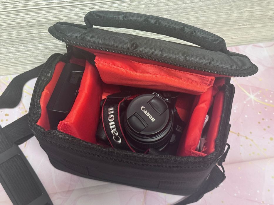 Камера Canon EOS 4000D + чанта