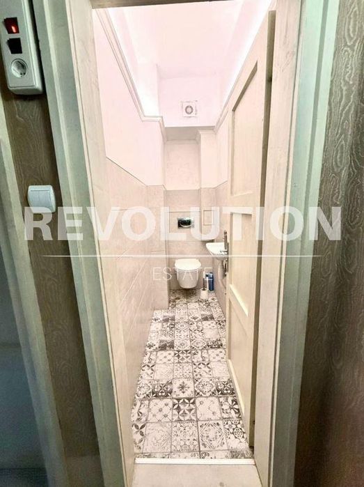 Тристаен апартамент в района на Гръцка махала!