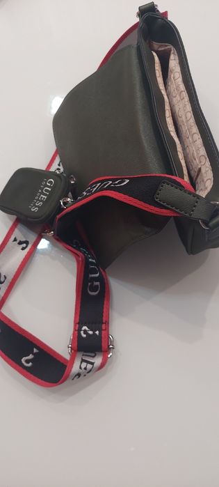 Дамска чанта Guess